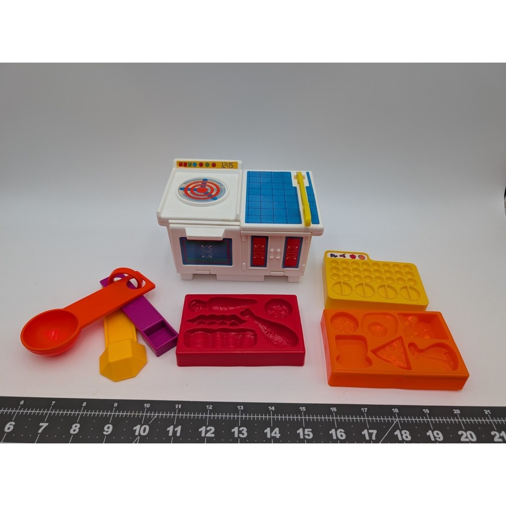 Play Doh Make It a Meal Chef Oven‎ Incomplete